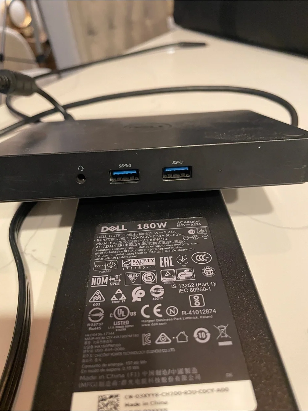 Dell WD15 Black USB-C Docking Station with Multiple Ports